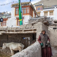 Scène de vie dans le village de Rumbak