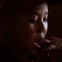 Zangla, nonnerie de Chumo: portrait de jeune nonne