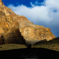 Ombre et lumière en fin de journée en Himalaya